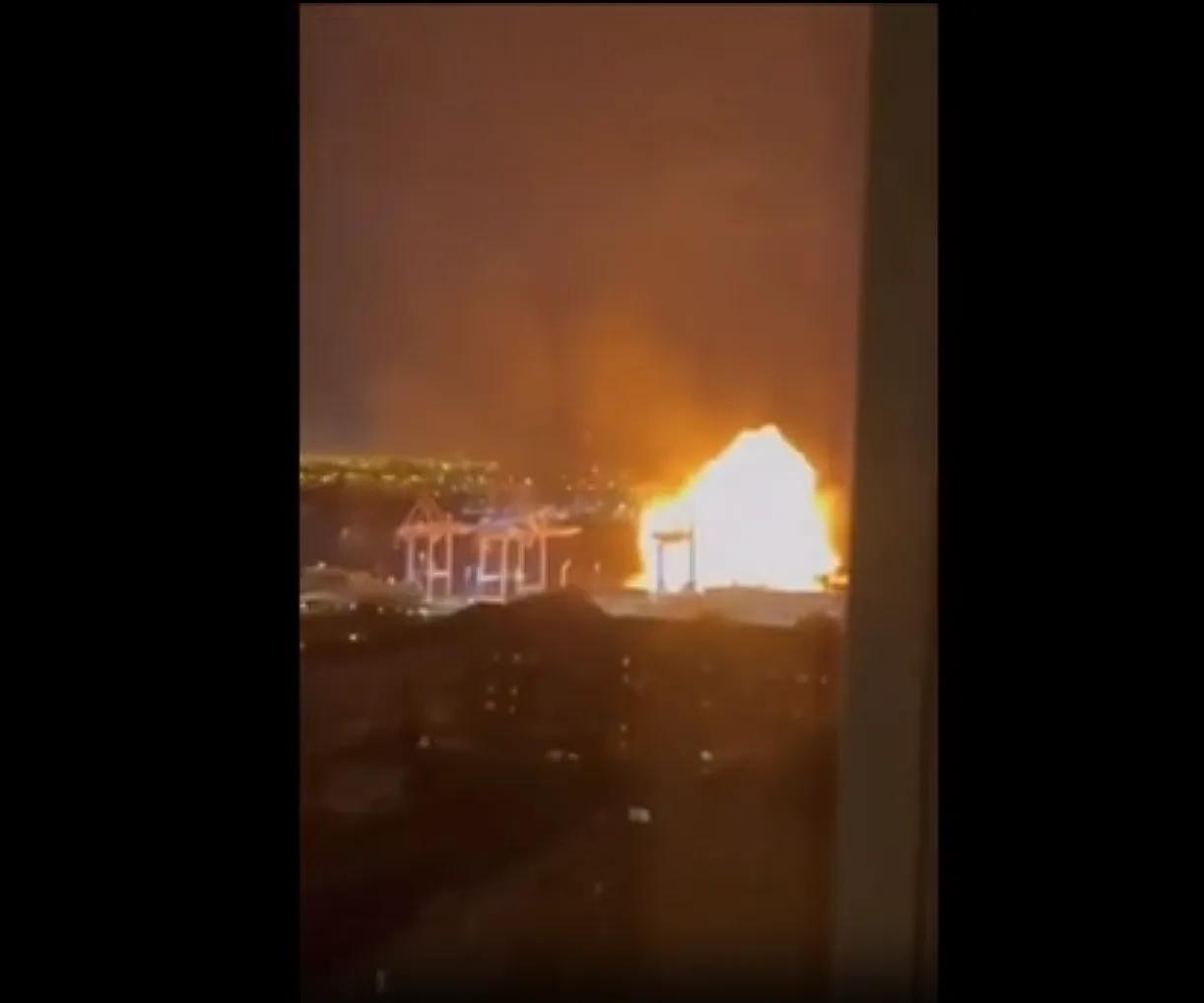 3月2日晚，乌克兰安全局与国防军联合袭击了俄罗斯新罗西斯克港。据消息人士称，多艘