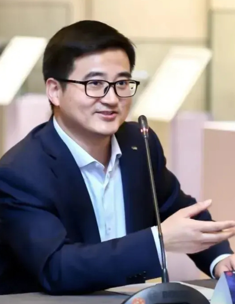 比亚迪从“中国的冠军”晋升为“世界的冠军”，比亚迪集团品牌及公关处总经理李云飞宣