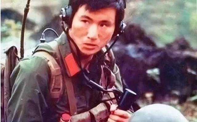 1985年，老山战场上，杨启良歼敌18人，转业后却遭地方恶霸刁难，他看了恶霸一眼