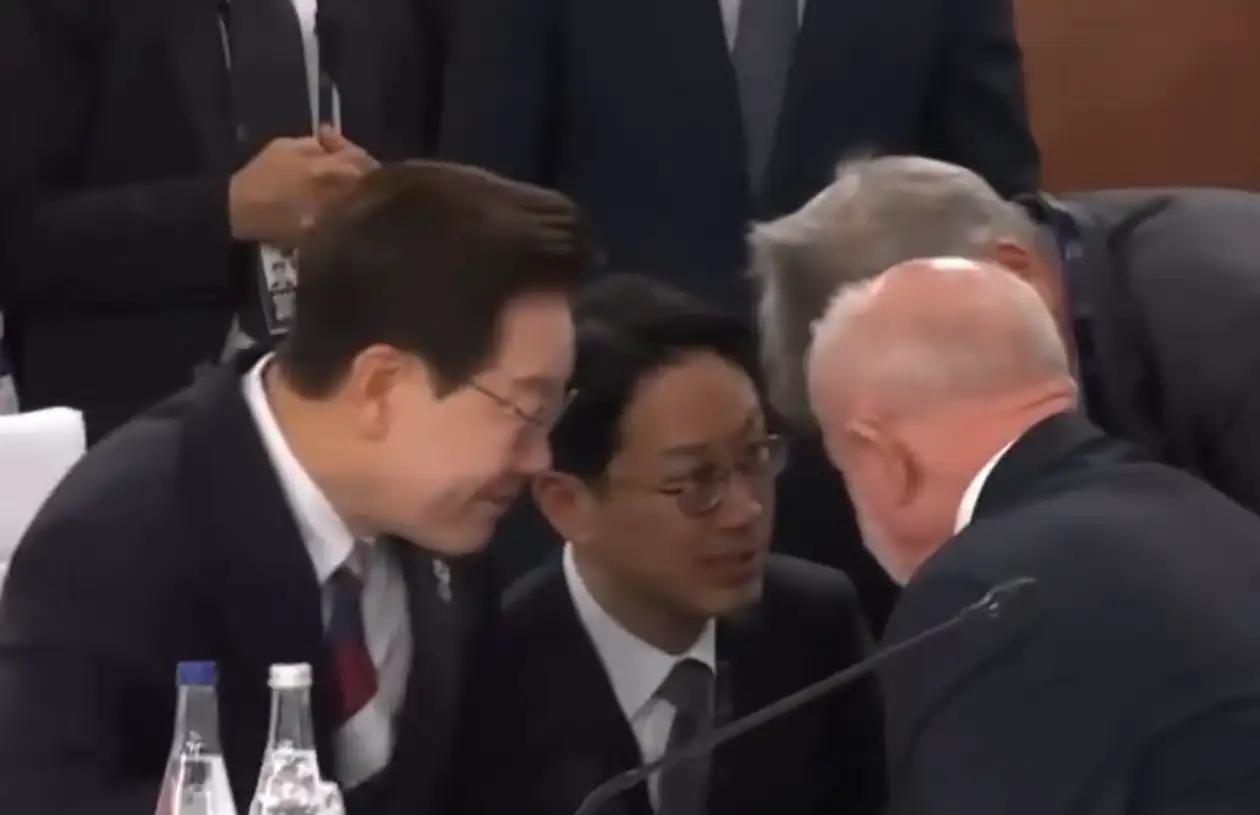 李在明确实比高市早苗会来事，在G7会议的间隙，当李在明发现巴西总统卢拉一个人匍