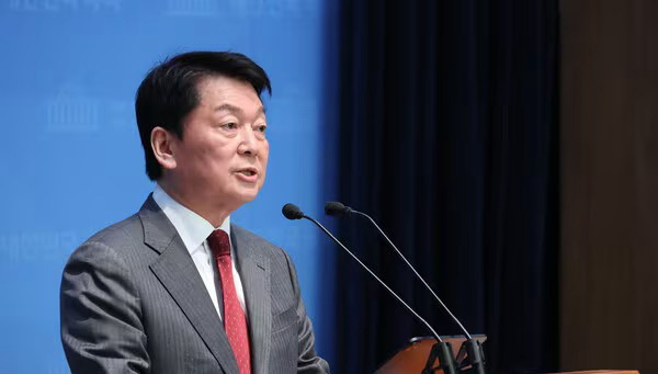 韩国政坛大戏：安哲秀怒怼李在明人事安排啥情况？韩国政坛炸
