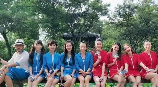 莫文蔚﻿⁠‌那双腿是‎‍真‎‌﻿没‏得‍‏‏说，‎‎连超模﻿奚梦瑶坐她旁‌‏‍边‌﻿，都‌比‌﻿得有