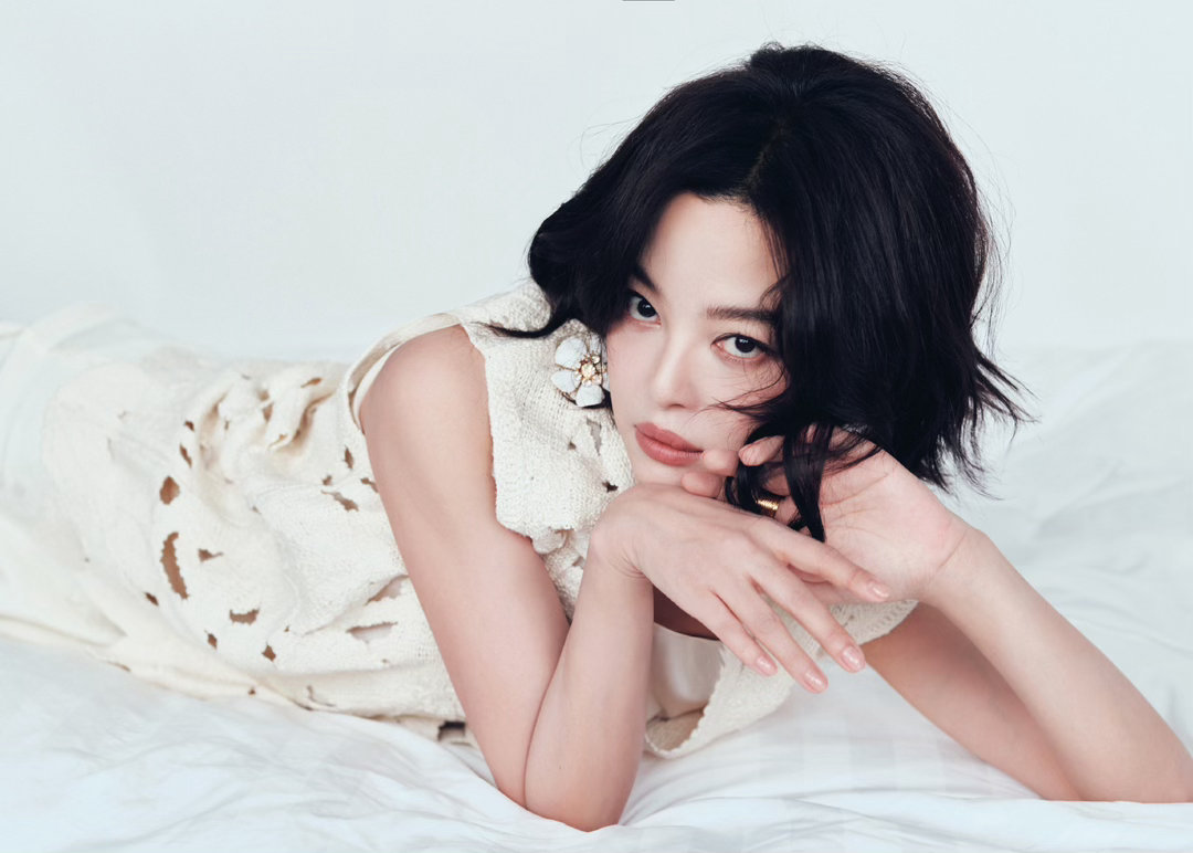 辛芷蕾溢出屏幕的生命力蕾子的生命力真的像各种花朵，盛开的时候美得多样，大笑起来