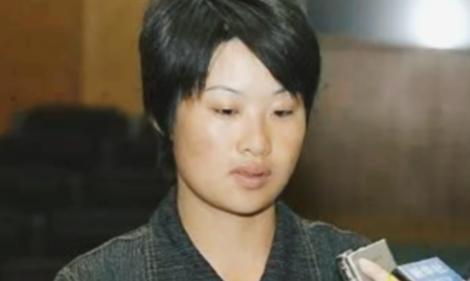2003年9月10号凌晨，在某饭店女生宿舍，孙金刚、李光辉还有张某三个