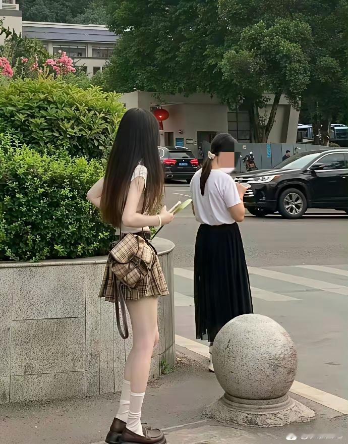 为什么这种不用看脸也知道是大美女？