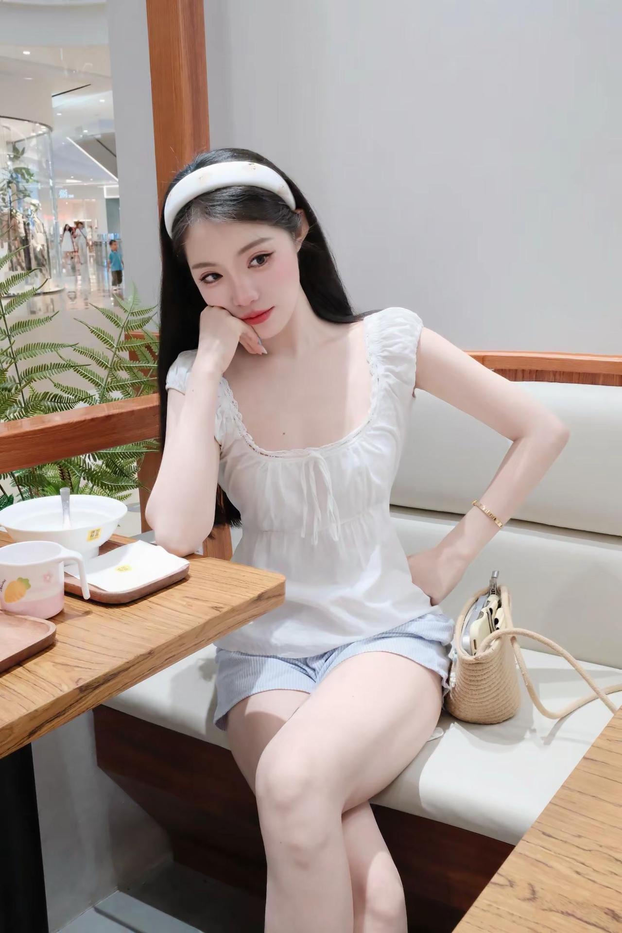 还是不开闪光灯的照片色彩好看富士相机今天的人设是温柔甜妹创作者中心