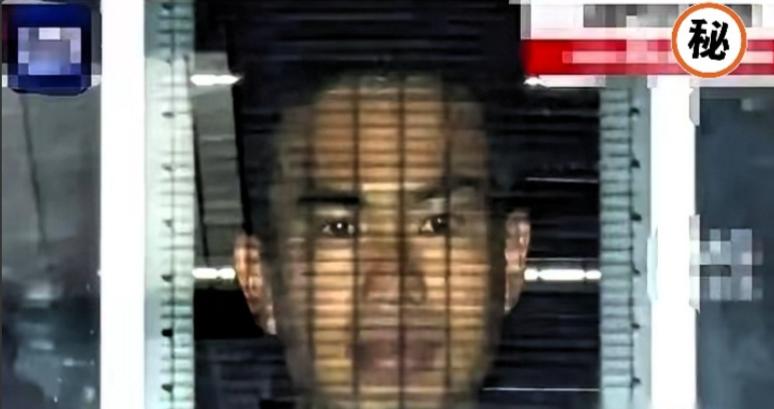 那个带刀翻进咱们驻日大使馆的日本军官，最魔幻的根本不是他有多狂。是他被咱们安保干