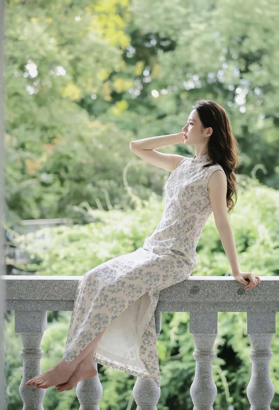 生活的舞台上，只有努力拼搏的人，才能成为耀眼的主角。