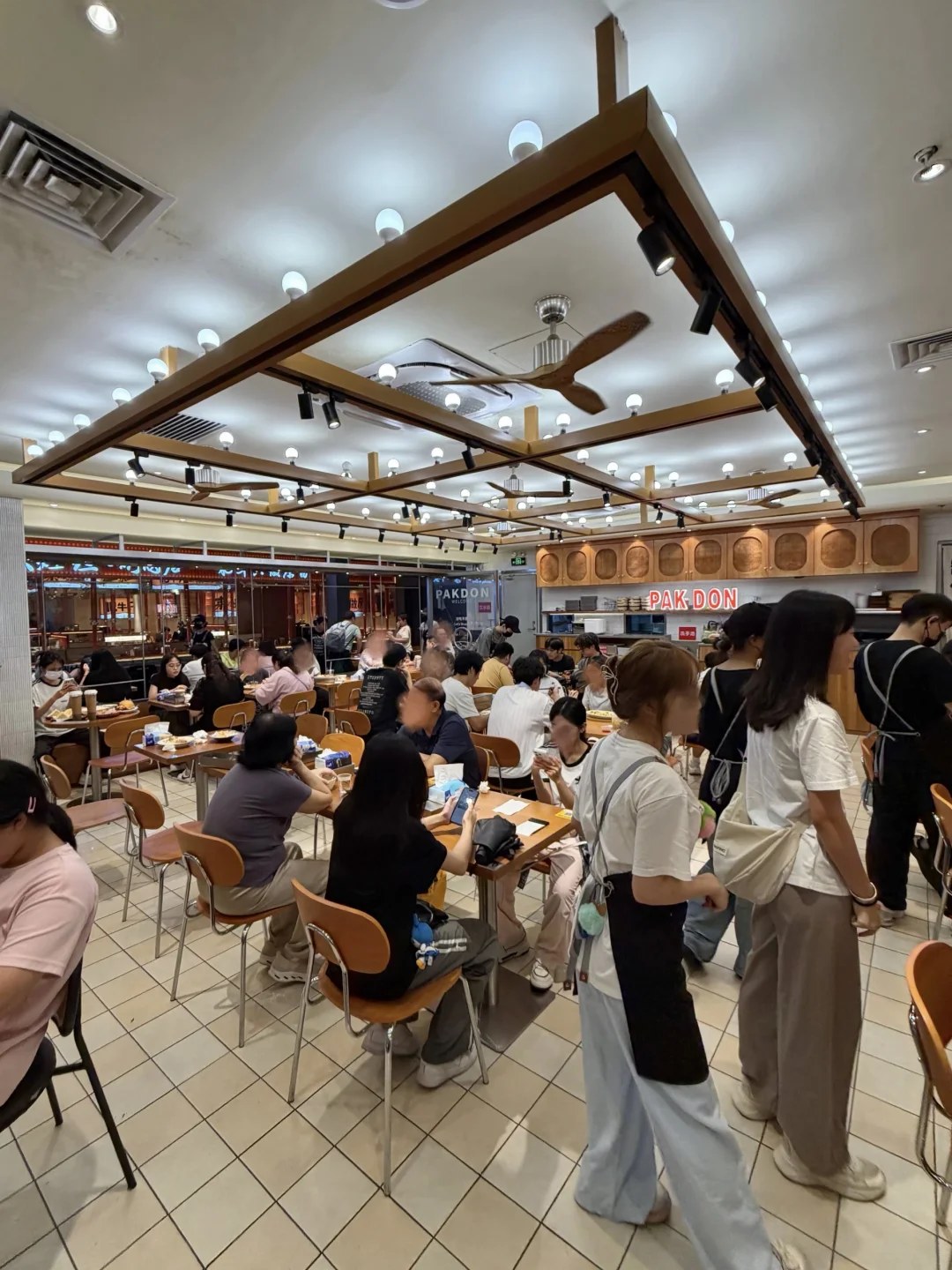 感觉是广州最旺的饭堂！！！！