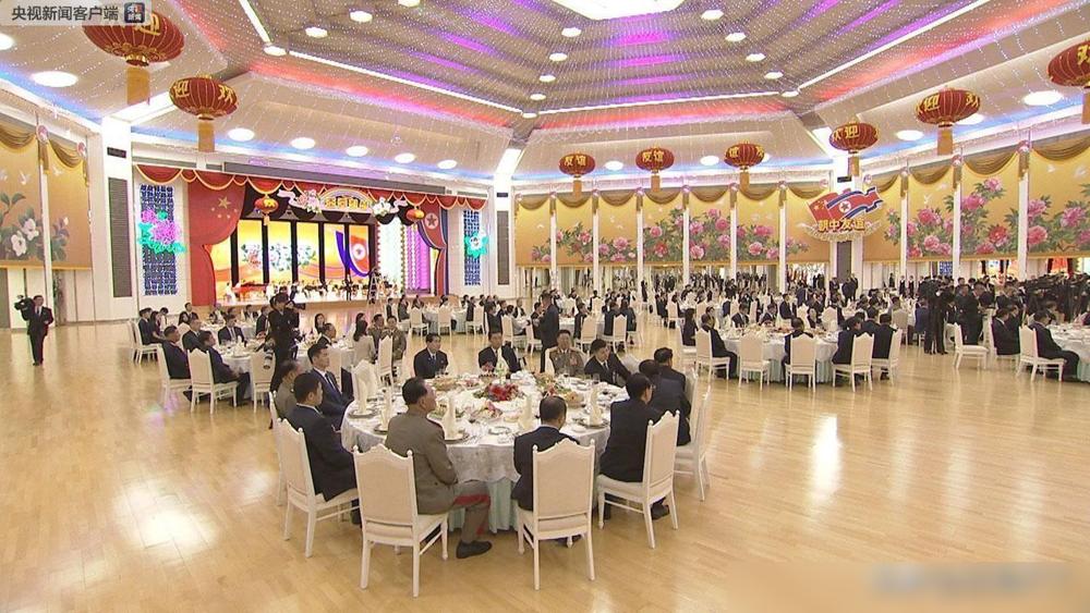 同样是顶级国宴，却藏着两种东方待客的外交语言。你看朝鲜的国宴走的就是实在热乎