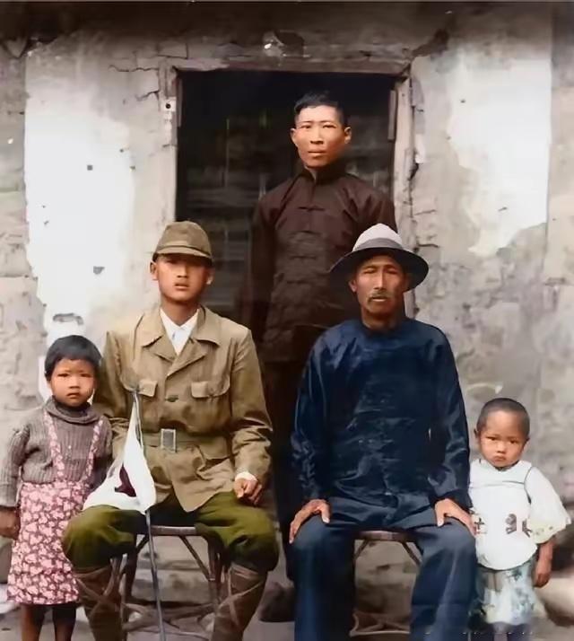 蔡正元一再强调，台湾人中三分之一是台籍日本兵的后代，他们是日本人，不是台湾人，更