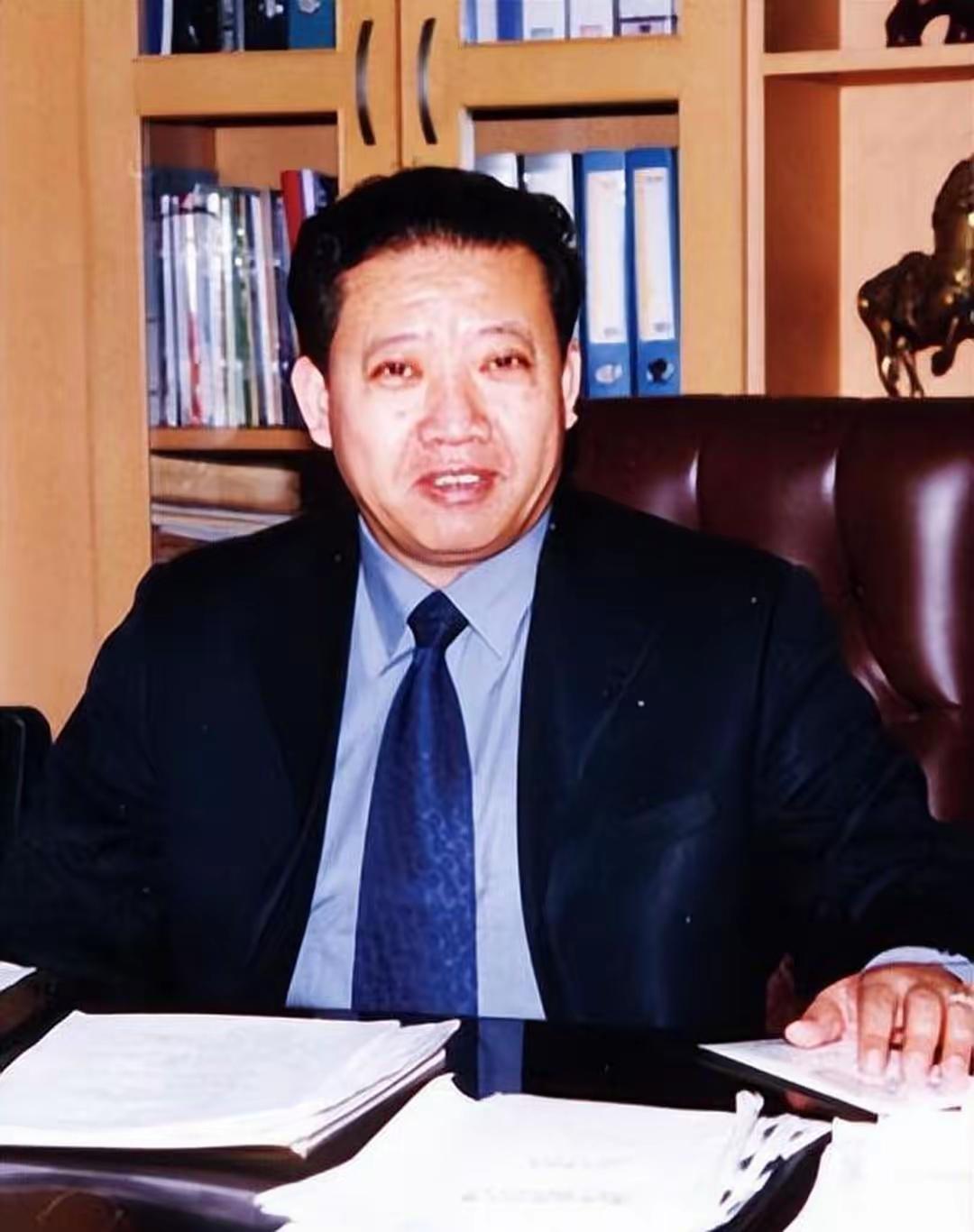 2018年，葵花药业董事长关彦斌与女秘书生下孩子，原配张晓兰得知后，放弃16亿财