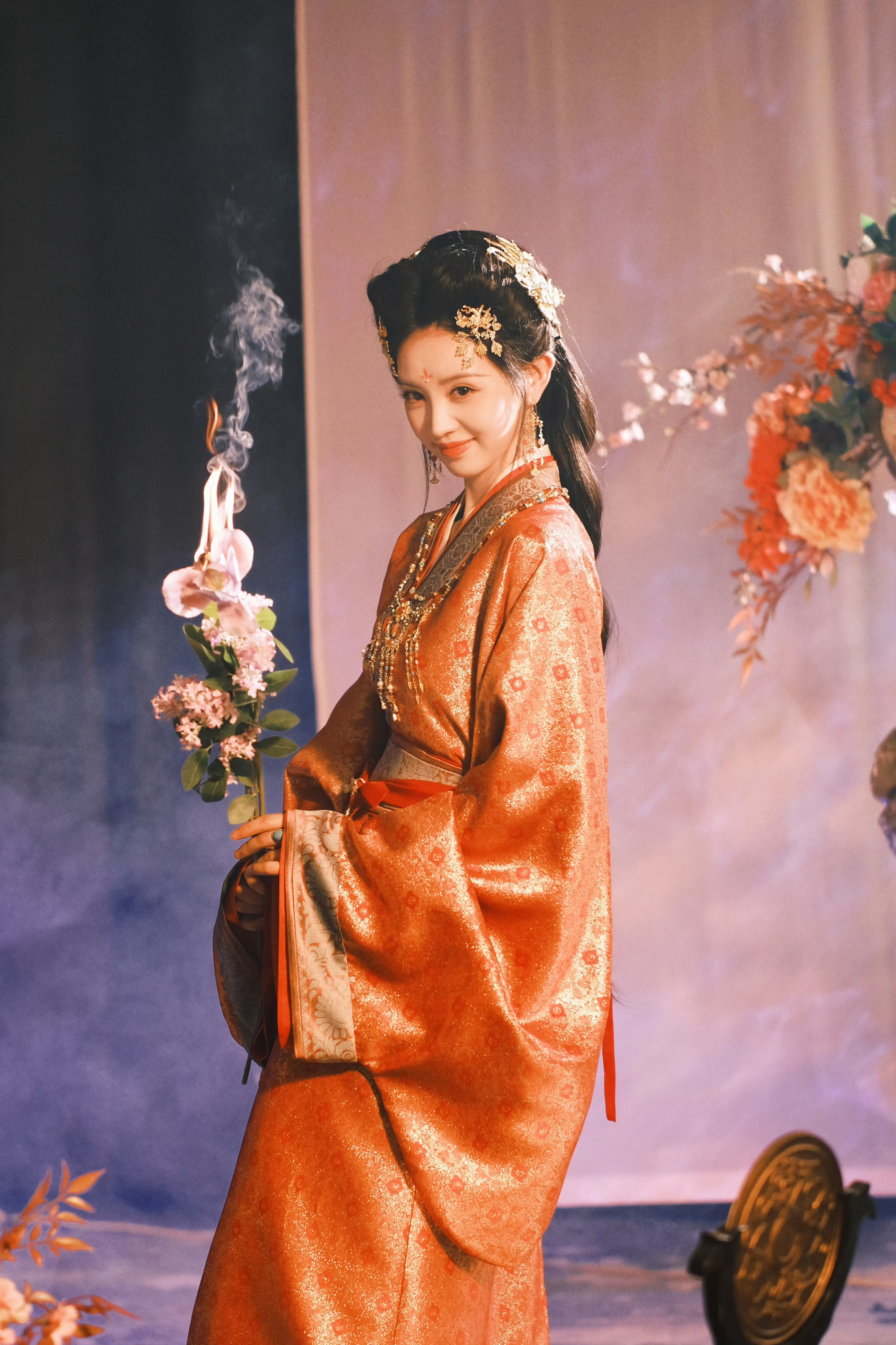 绝佳美貌就是要如此精致妆造啊啊啊啊啊田曦薇这个恶女味儿我狠狠期待！！！田曦薇嫁金