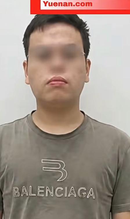 越南北宁市一中国籍男子连砸奔驰宝马车窗实施盗窃，车主报警后，这名男子很快被越南警