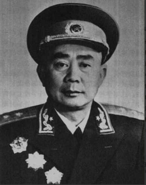 1970年，王自正持枪冲进军区政委的住所，要杀政委，政委连忙呼叫警卫员，谁知，2