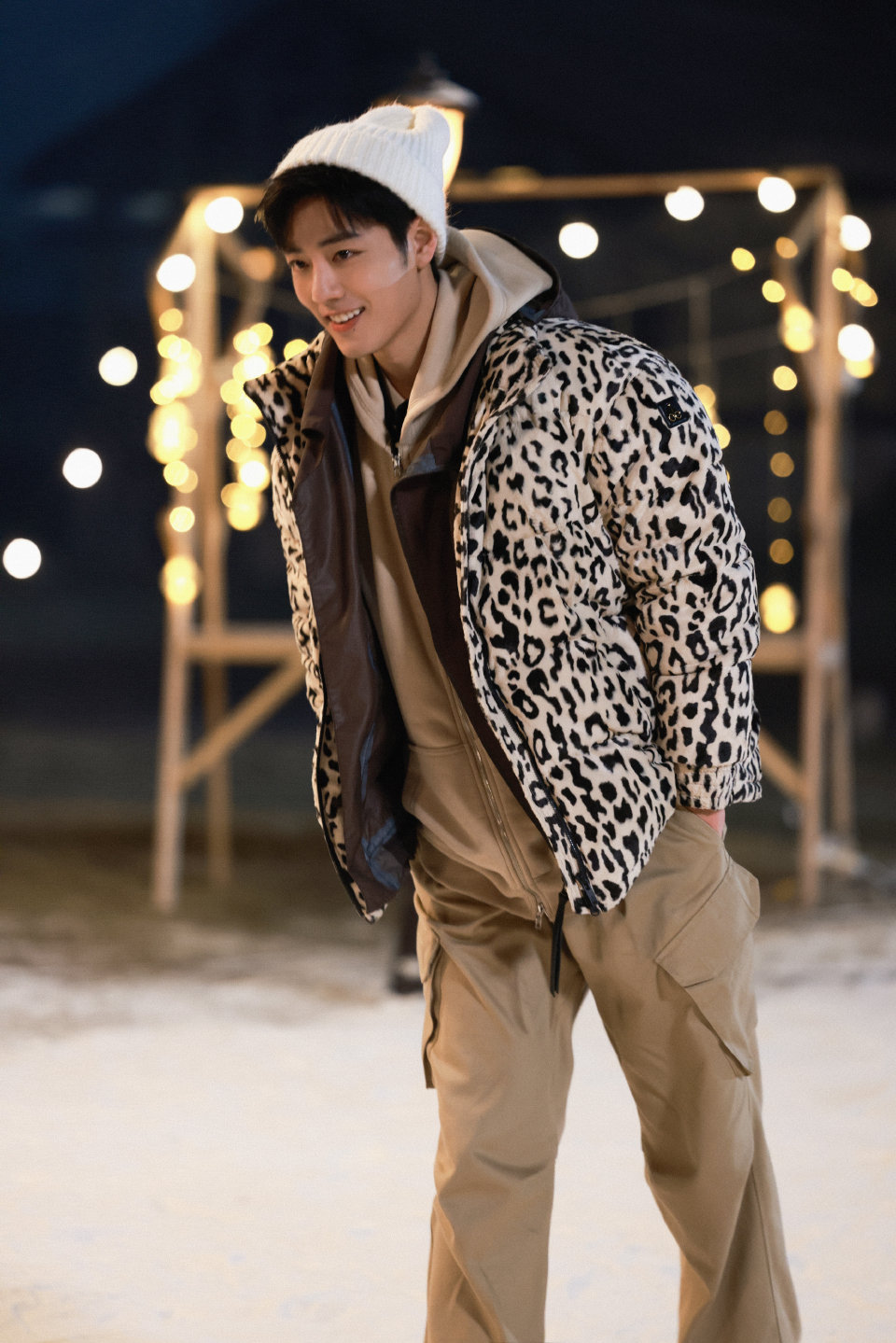 一剧早安“人生的当下，就是最美好的时刻。”骄阳不燥，微风正好，美丽的春天，适合与