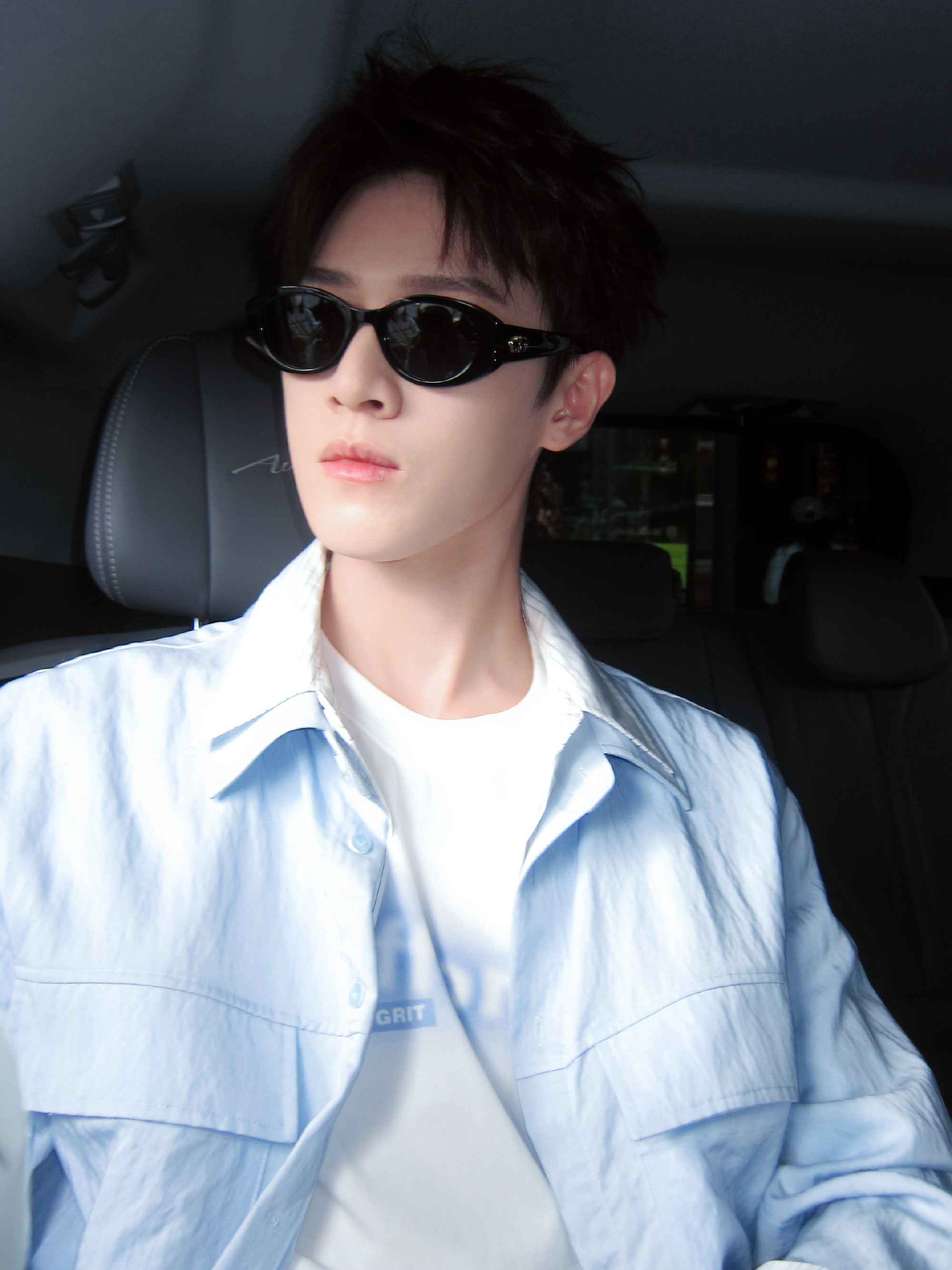 李昀锐漂亮小狗李昀锐正在看着你真的漂亮小狗啊