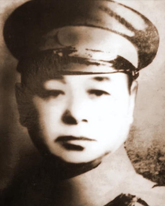 1977年，83岁的抗日名将范绍增在郑州去世，遗体遭到12个儿女的哄抢，导致无法