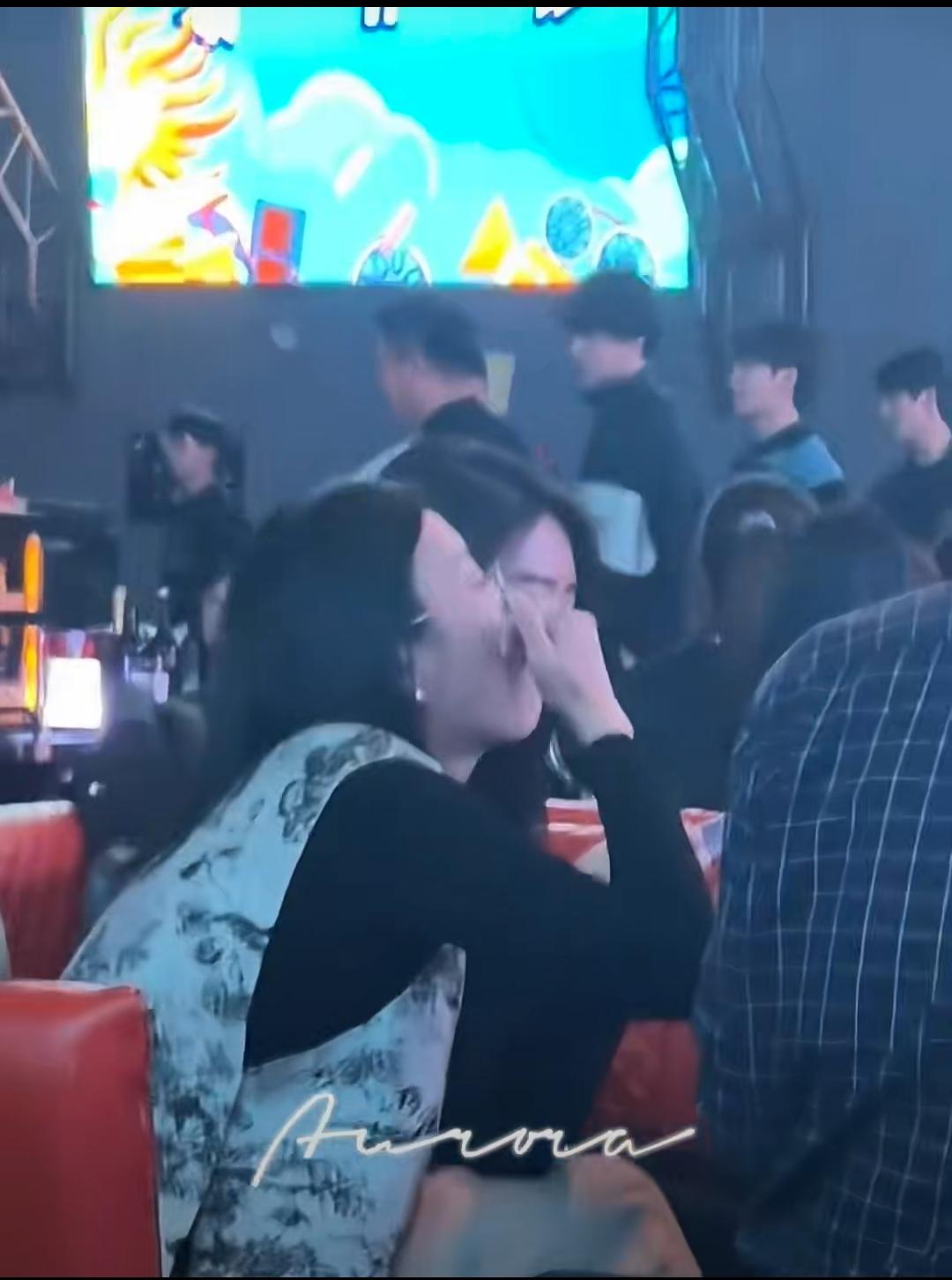 谁懂啊！刷华策年会视频本来随便划划，结果被个高个子戳中视线——定睛一看是田栩宁！