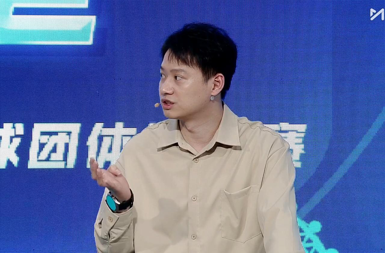 林诗栋为何能3:0零封奥维度？周雨说：感谢对手挑战了两次鹰眼，结果都失败了
