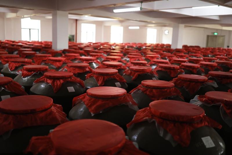 男人每天喝酒这事，还真得好好琢磨琢磨。有研究说适度喝酒有益，像哈佛大学对5万多日