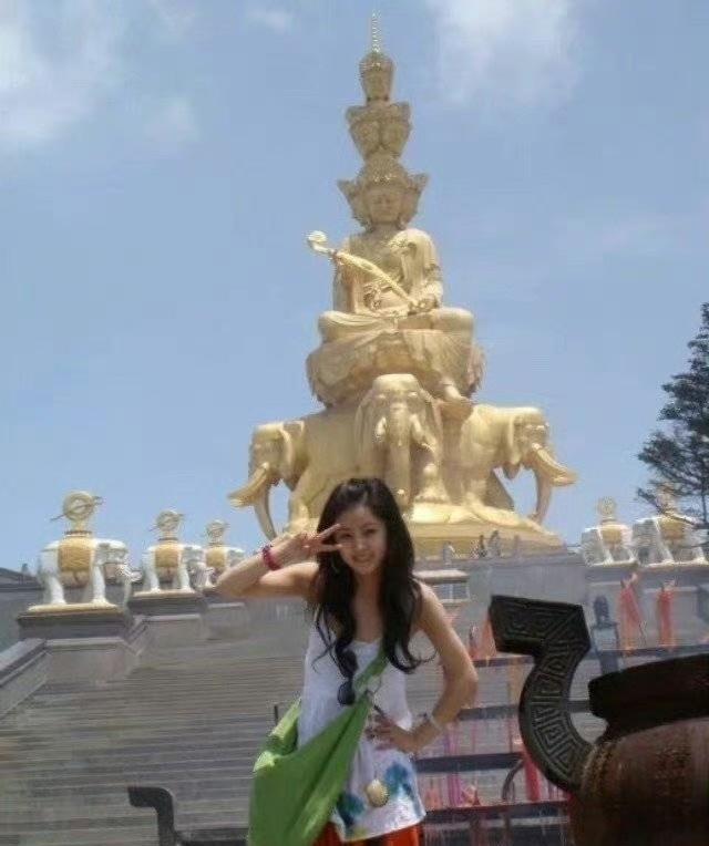 赵丽颖到处旅游也不去宣传酱园弄，不是因为她不是主演，也不是因为有杨幂在，而是因为