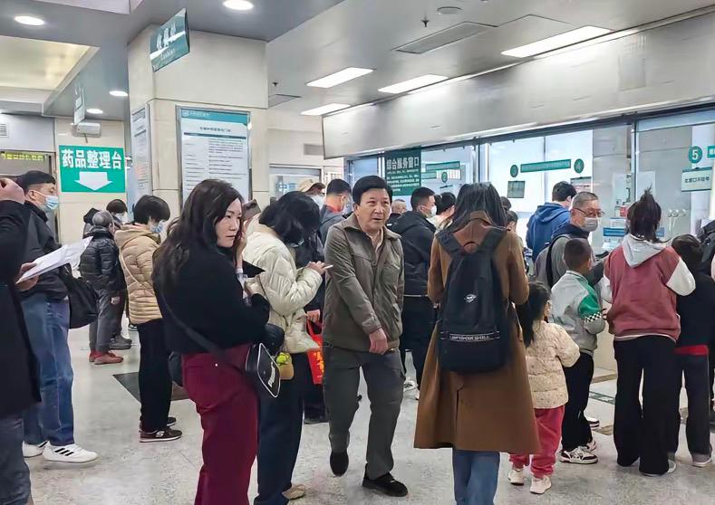日记随笔前些天和做医生的老友聚餐，席间聊起近况，他感慨如今医院大不如前，整体
