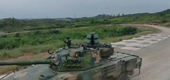 这下有安全感了吗？咱们家步兵战车给你装上反无人机雷达！俄乌战场的无人机给各国都