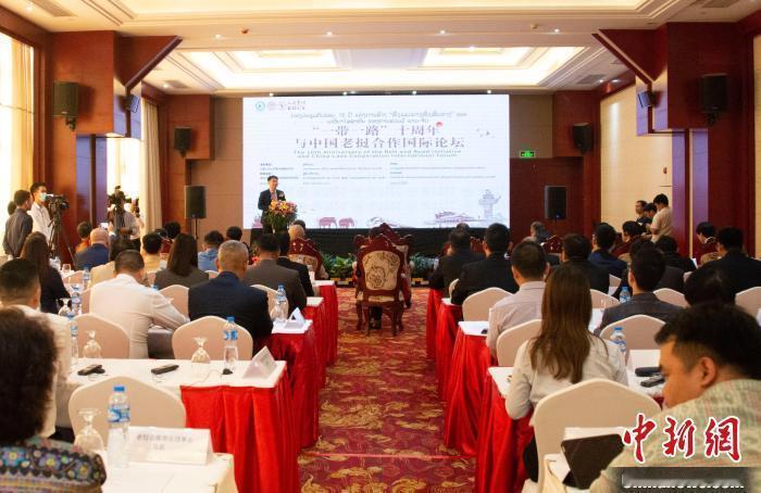 中国为什么愿意长期帮老挝？说白了，中国肯帮它，是因为这个国家虽说穷，却一直很清楚
