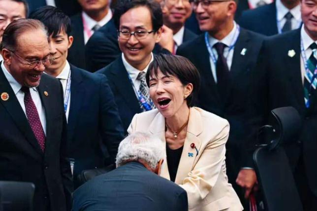 毛泽东主席当年说过一个很精准的观点:近代以来，日本之所以敢屡次发动侵华战争，是因