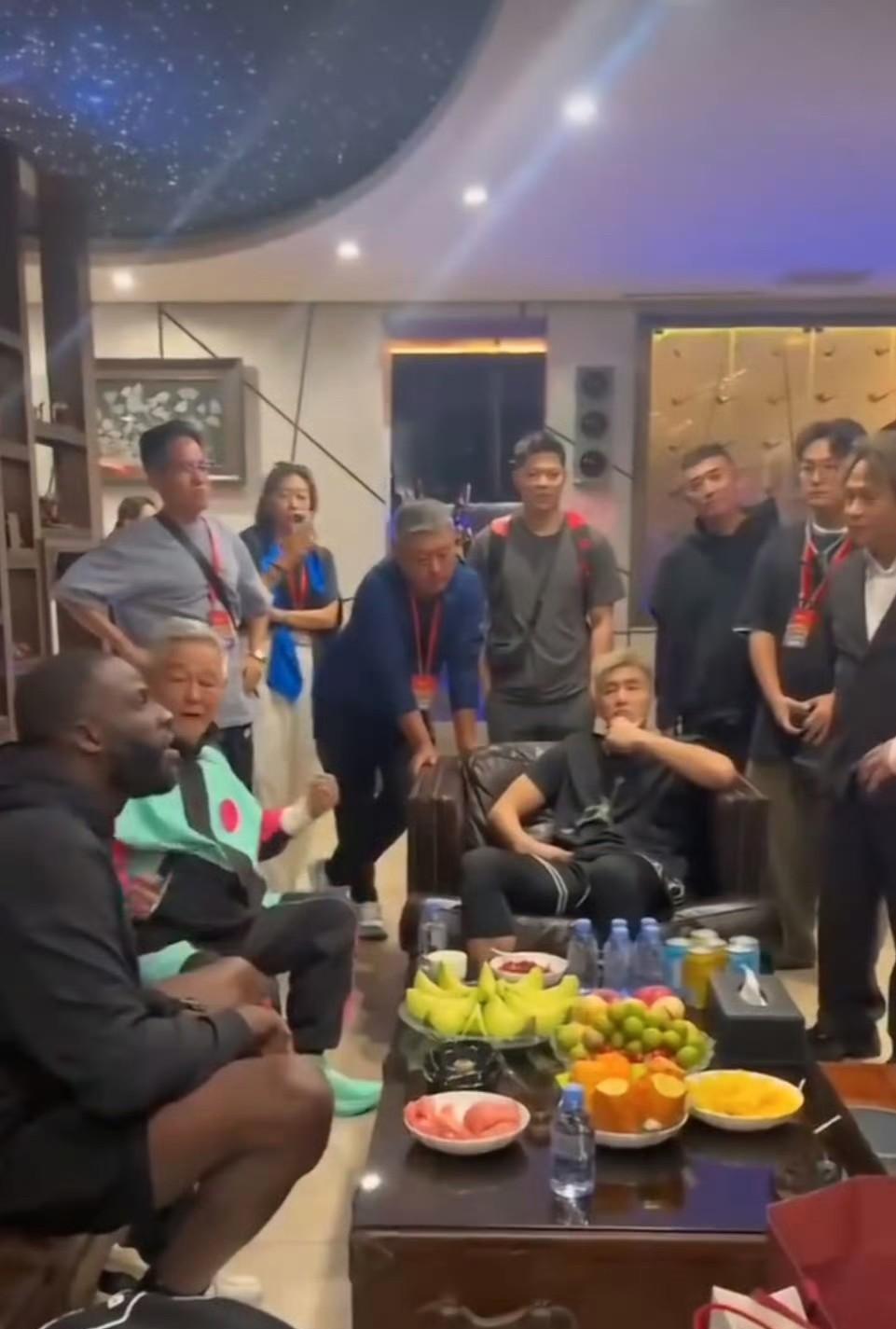 东北的东刮东北的风这是谁组的局，人有点杂，看得有点懵格林拜访东北走进本
