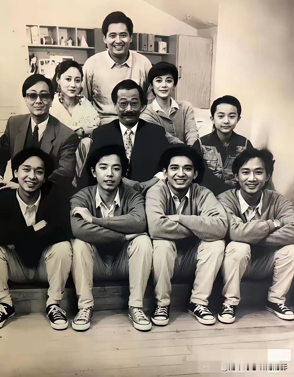 王铎：香港早期影视演员这里面，我只认识周润发。呵呵！