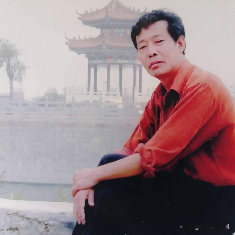 攀登海拔1500多米的张家界天门山，可以徒步登高999个台阶，简称为“九九归一”