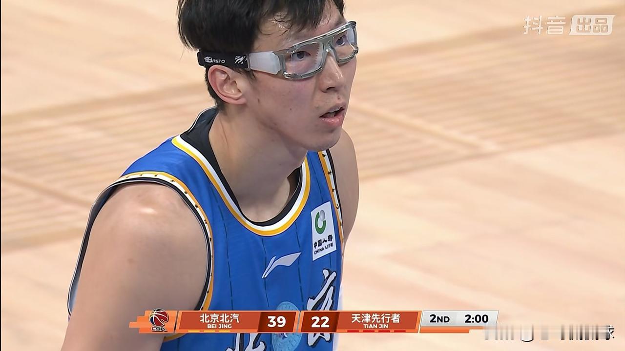 北京北汽超级中锋周琦的罚球真是太烂了！在今天北京北汽主场迎战天津先行者的比赛中，