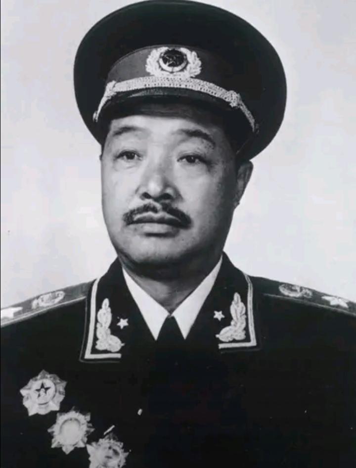 很多人都知道，贺龙元帅蒙冤离世，是一段令人无比痛心的历史。鲜为人知的是，当年