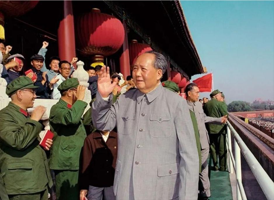叶剑英曾讲过一句话，大意是说：“毛、刘、周、朱、陈、林、邓，除了毛主席的