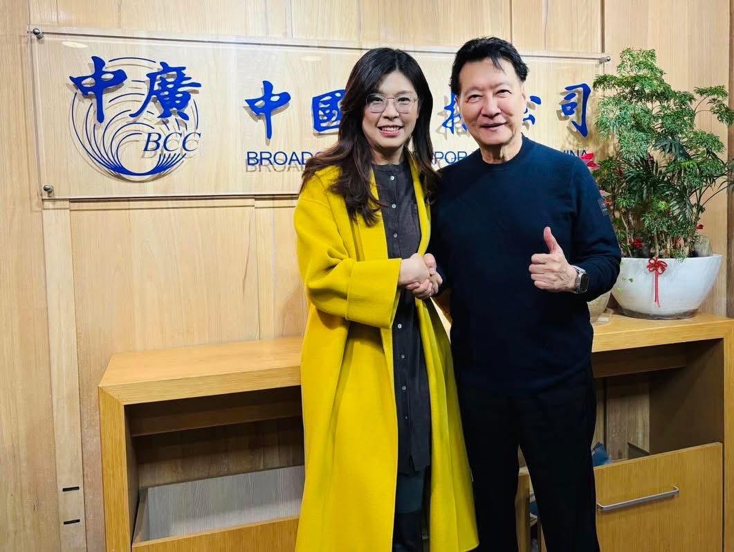 郑丽文到中广见了赵少康，展现国民党内部团结国民党主席郑丽文今（29日）上午前