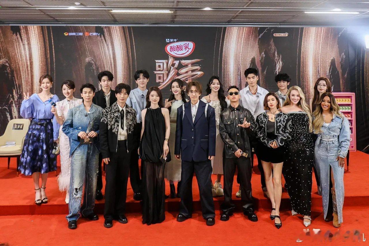 《歌手2025》一开始以为：陈楚生冠军，林志炫亚军，单依纯季军；再后来以为：陈楚