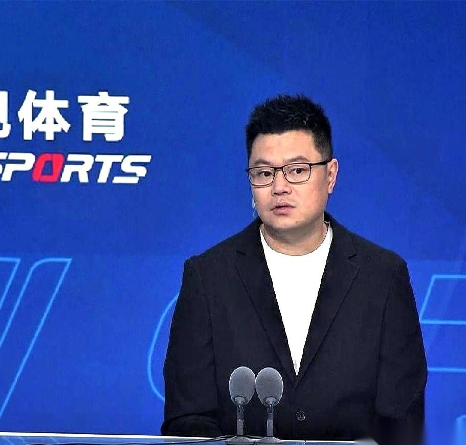 说真的，0比2的时候，我手机都想摔了。大头输了，小胖也跟着输了。我当时脑子嗡的