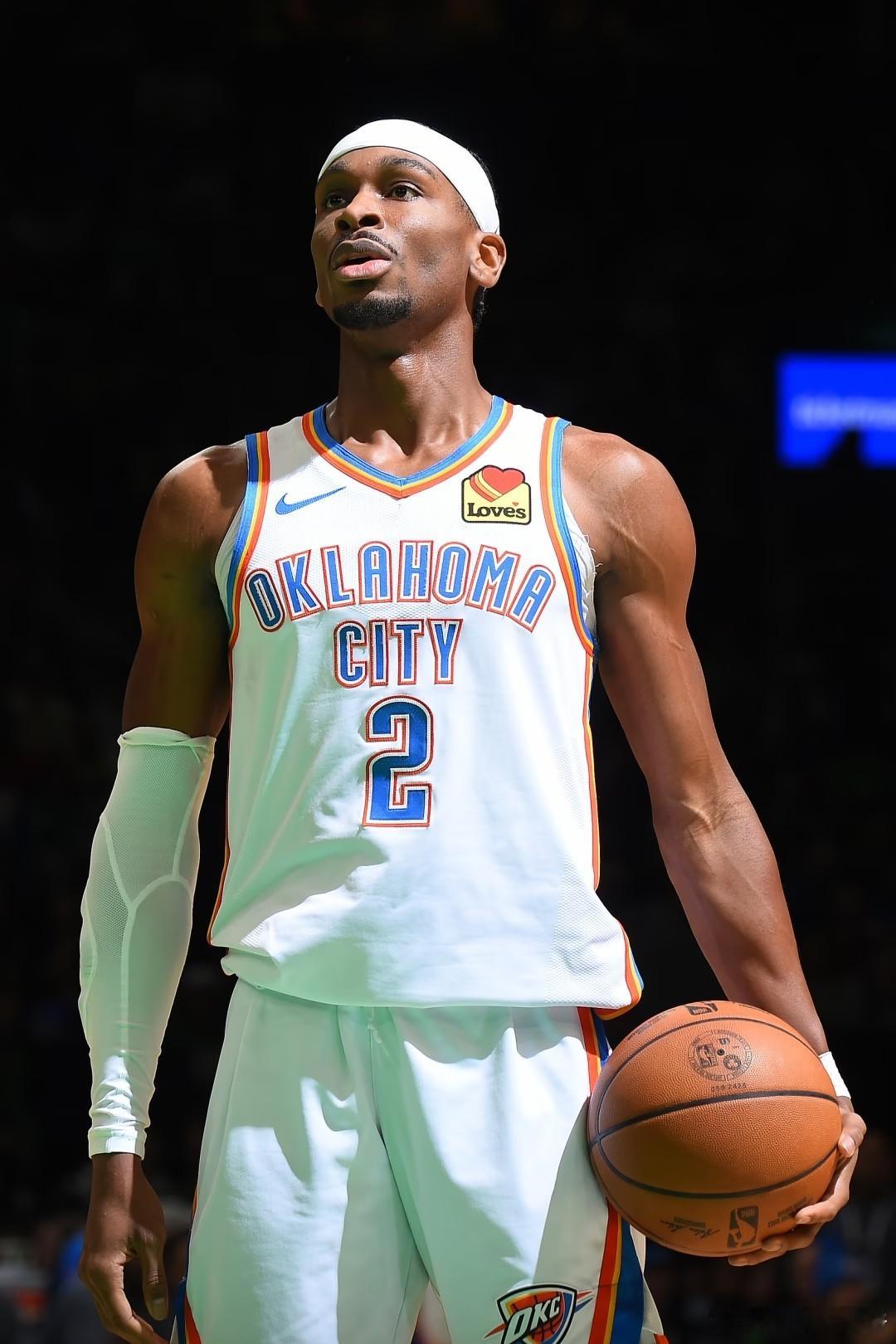 NBA本赛季各大单项奖归属：得分王：亚历山大，32.7分（字母哥30.4）助攻王