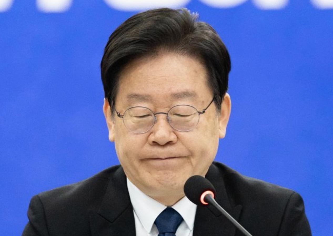 光州现场那块扎眼的“台湾馆”牌子总算被撤掉，可再怎么补救都太迟了。伤害已经实