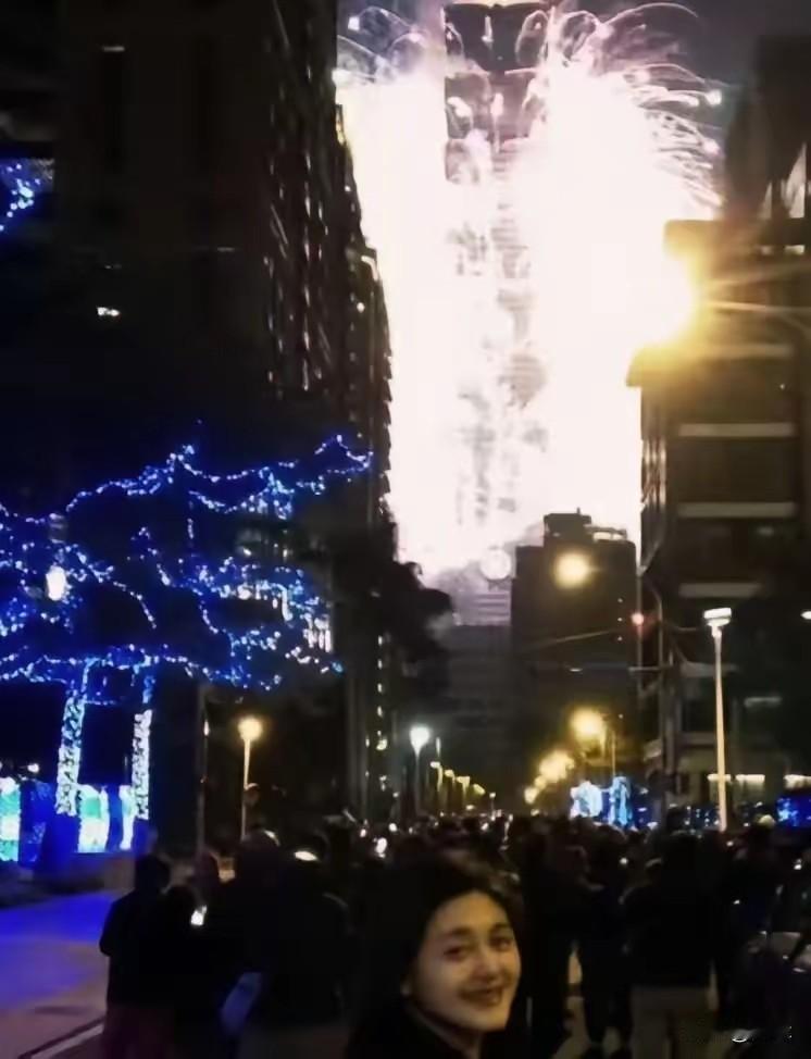 没有大S的首个跨年夜！马筱梅和汪小菲带着玥儿和箖箖，一起到101看烟花秀，说
