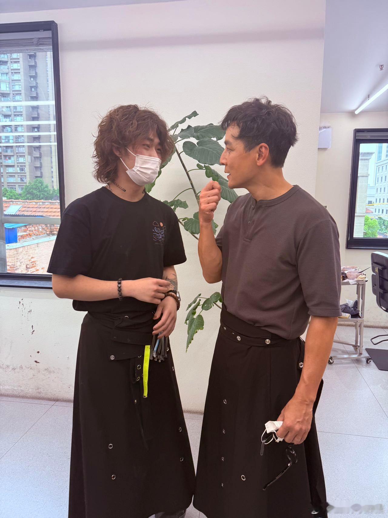 吴彦祖爆改Tony吴谁能想到在上海能让吴彦祖亲手做发型？Tony吴这波真的操作