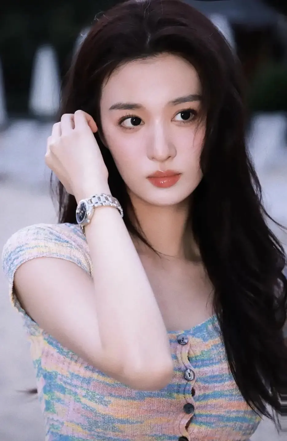 王楚然 露腰清纯穿搭，好细的腰！