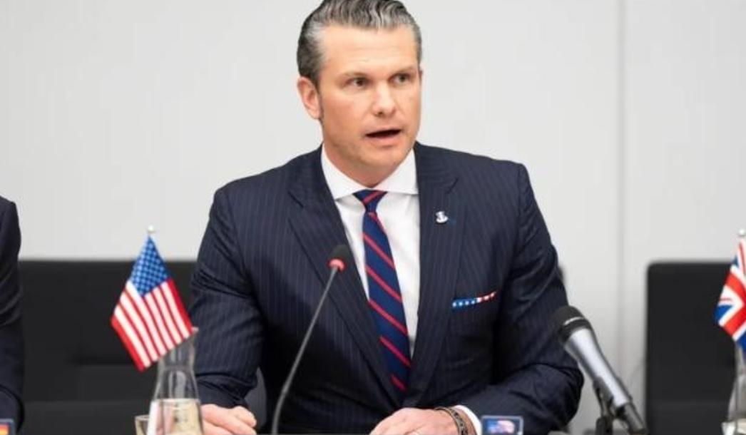美国防长的话炸了锅：中美要是开打，20分钟内，他们的航母全得沉！还撂下一句句大实