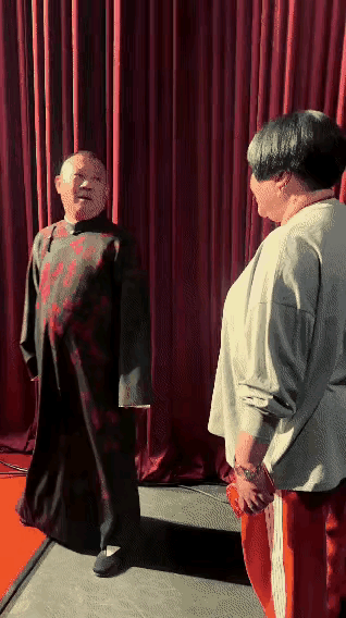 终于知道郭德纲为啥老是拿于谦媳妇作调侃对象了，而于谦不会拿郭德纲媳妇作调侃对象的