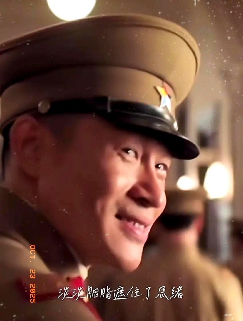 万万没想到，余皑磊把微博私信关了。他演得太像坏蛋，有人把刀片子寄到剧组，他只
