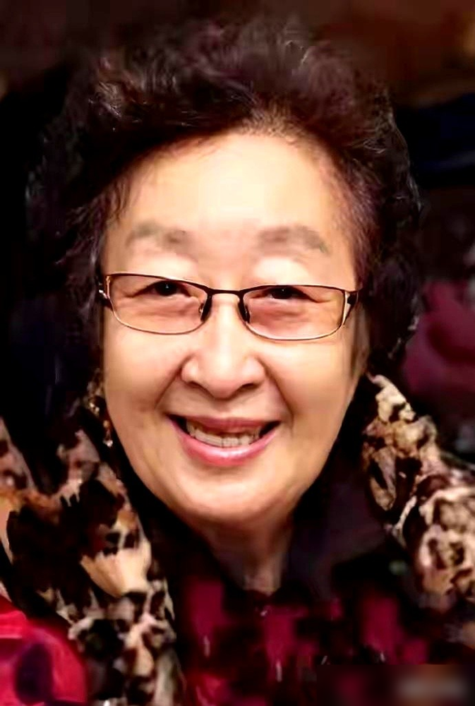 娱乐圈最绝的母女冤家彻底散了，老戏骨彭玉离世，留下了一个永远管她叫妈的殷桃。当年拍《我和老妈一起嫁》