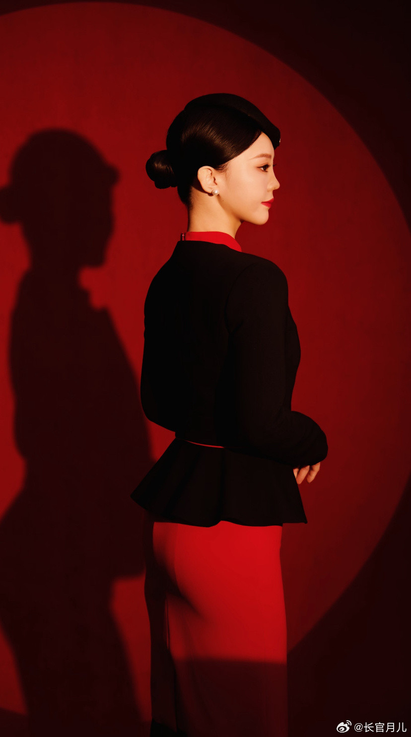 川航空姐的制服照，就是美。