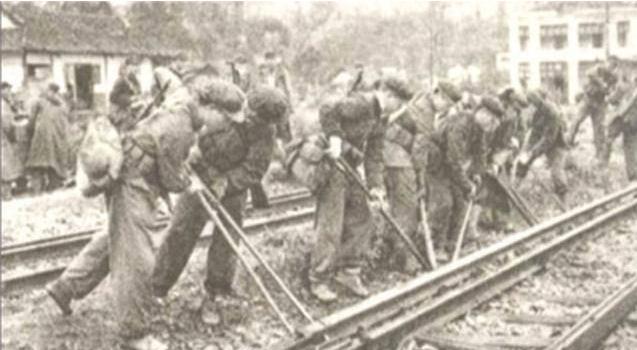 1979年解放军撤兵时，将越南境内的铁轨全都拆了带回国内，对此越南表示强烈不满，